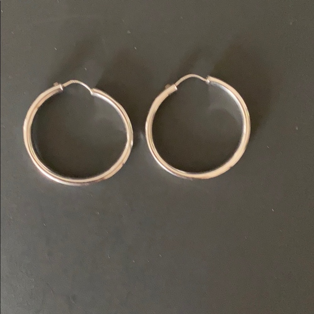⭕️ Hoop earrings